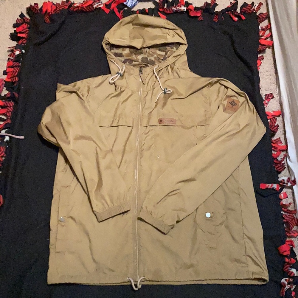 Columbia wind breaker